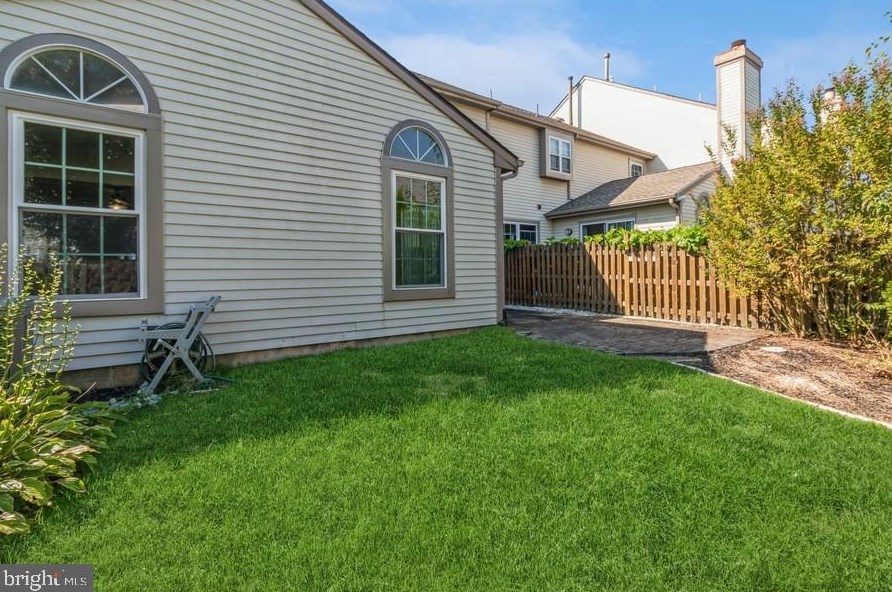 14 Alderton Ln, Mount Laurel NJ  08054-6219 exterior