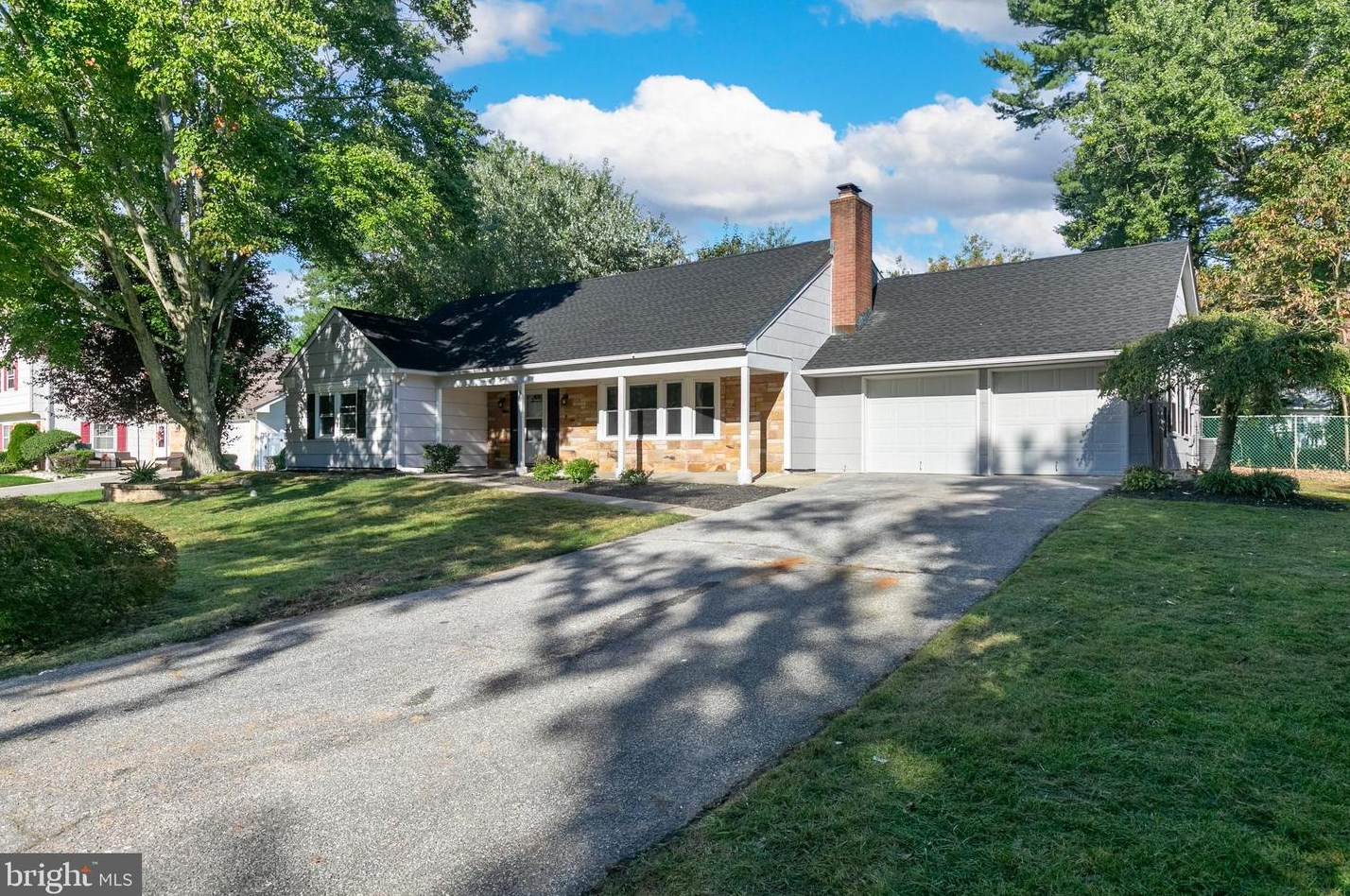 50 Tidewater Ln, Willingboro, NJ 08046