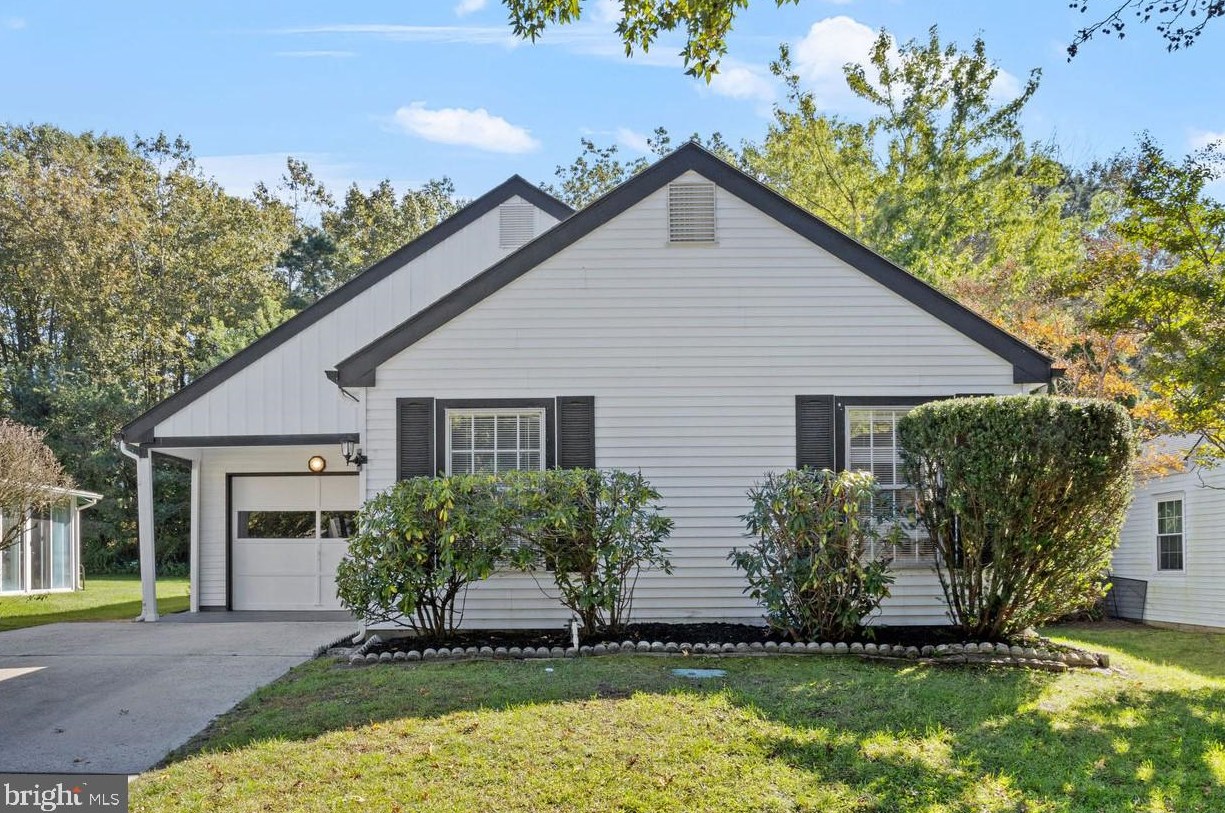 22 Buckingham Dr, Southampton, NJ 08088-1104