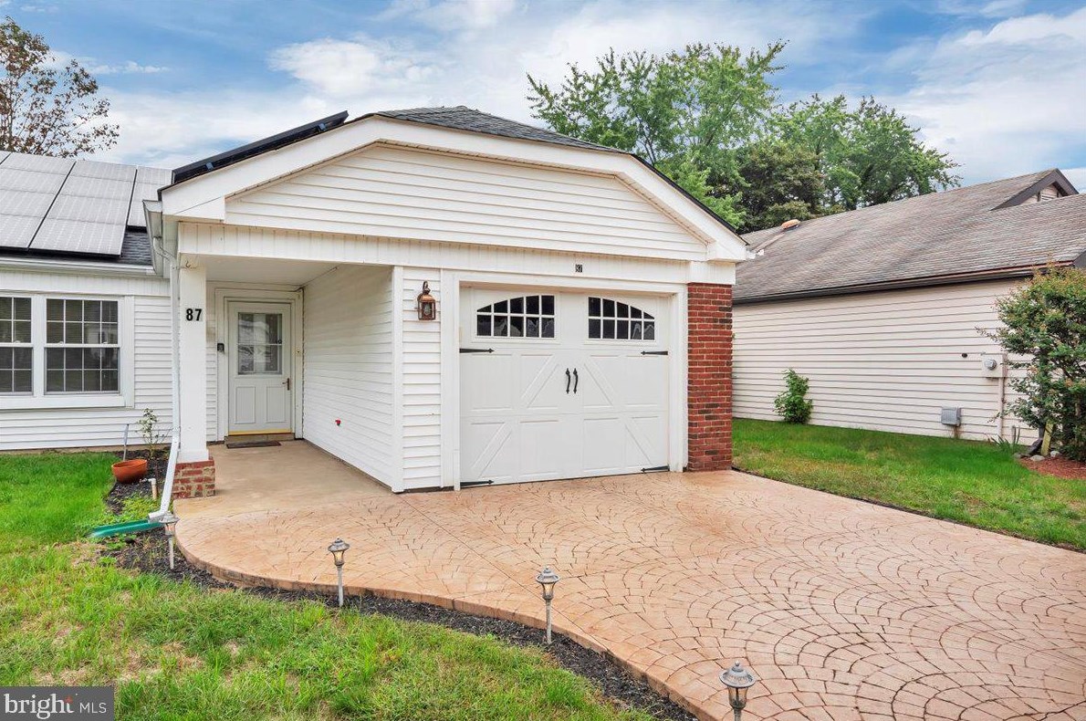 87 Buckingham Dr, Southampton, NJ 08088-1103