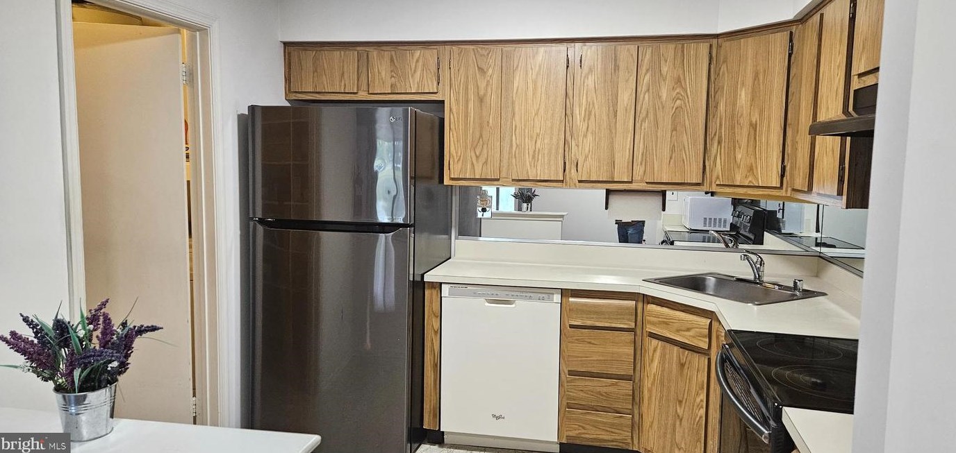 55 Sumac Ct, Mount Laurel NJ  08054-3618 exterior