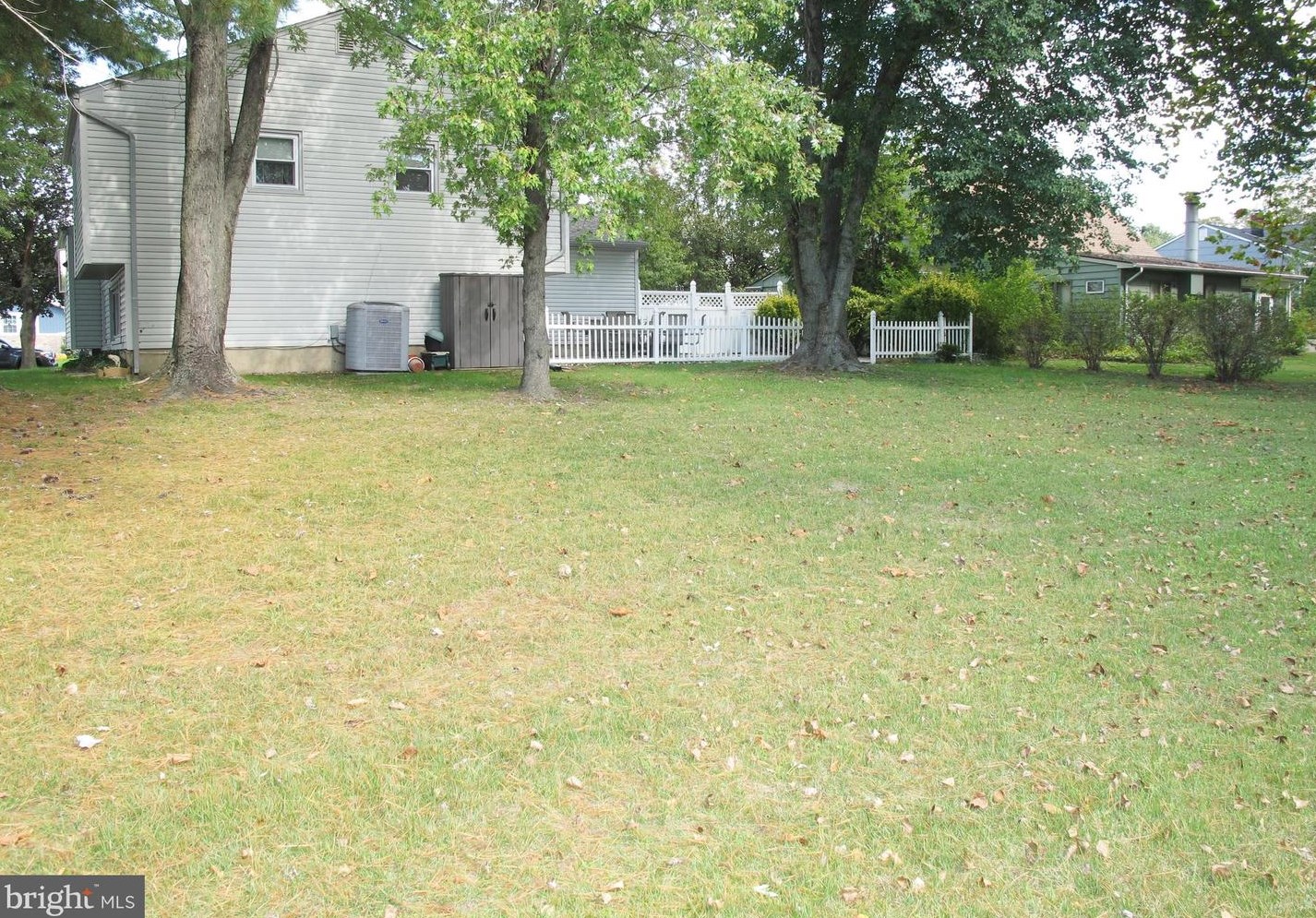707 Willow Dr, Riverton, NJ 08077