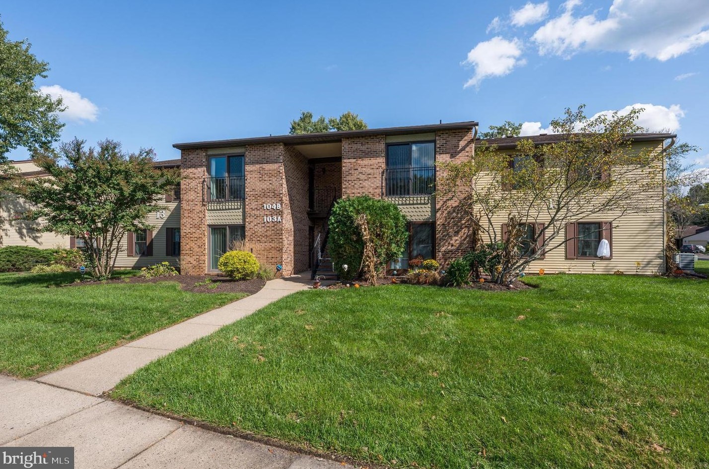 104 Sumac Ct, Mount Laurel, NJ 08054