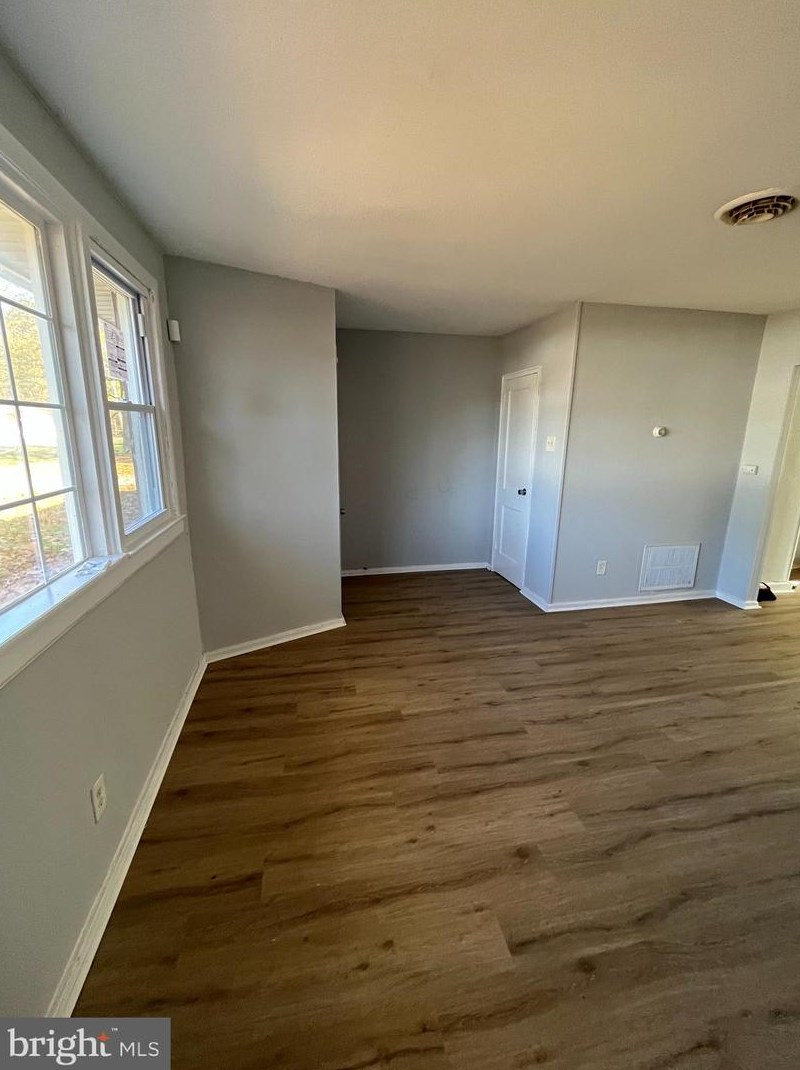 221 Kinsley Rd, Pemberton, NJ 08068