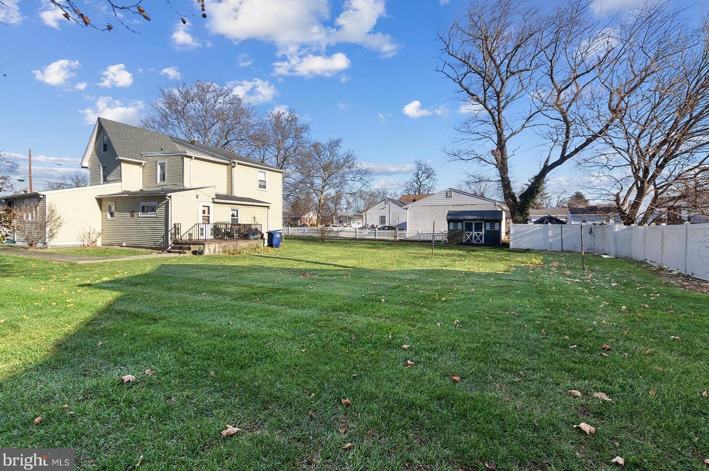 528 W 4th St, Palmyra, NJ 08065