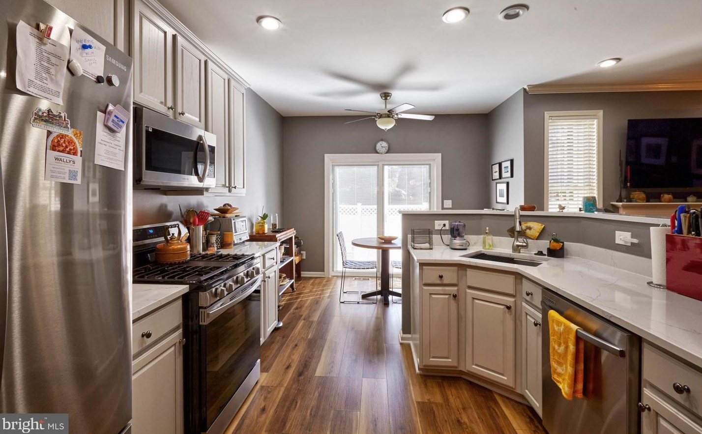 15 Farmington Ct, Chesterfield NJ  08505-3184 exterior