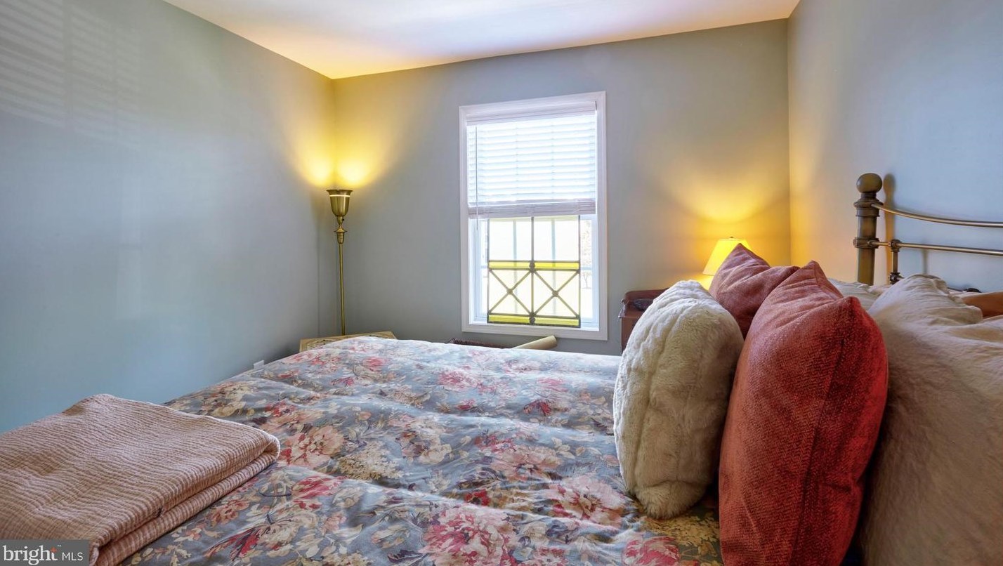 15 Farmington Ct, Chesterfield NJ  08505-3184 exterior