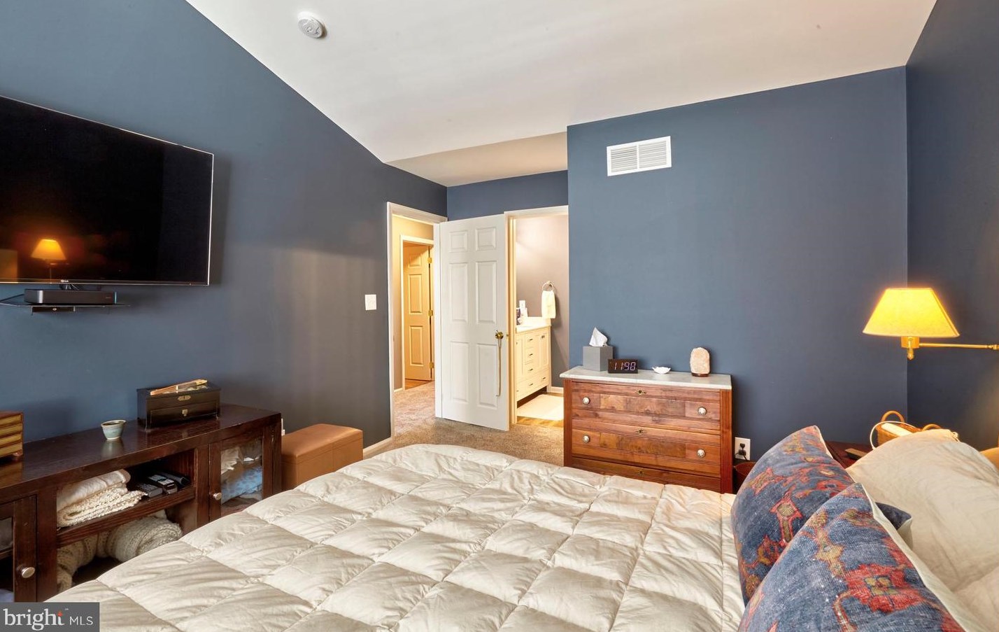15 Farmington Ct, Chesterfield NJ  08505-3184 exterior