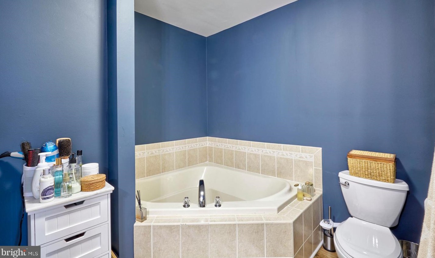 15 Farmington Ct, Chesterfield NJ  08505-3184 exterior