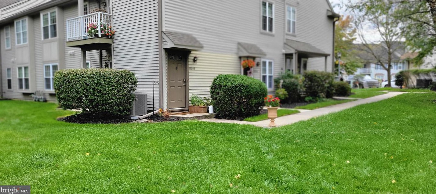 1504 Denham Ct, Mount Laurel, NJ 08054
