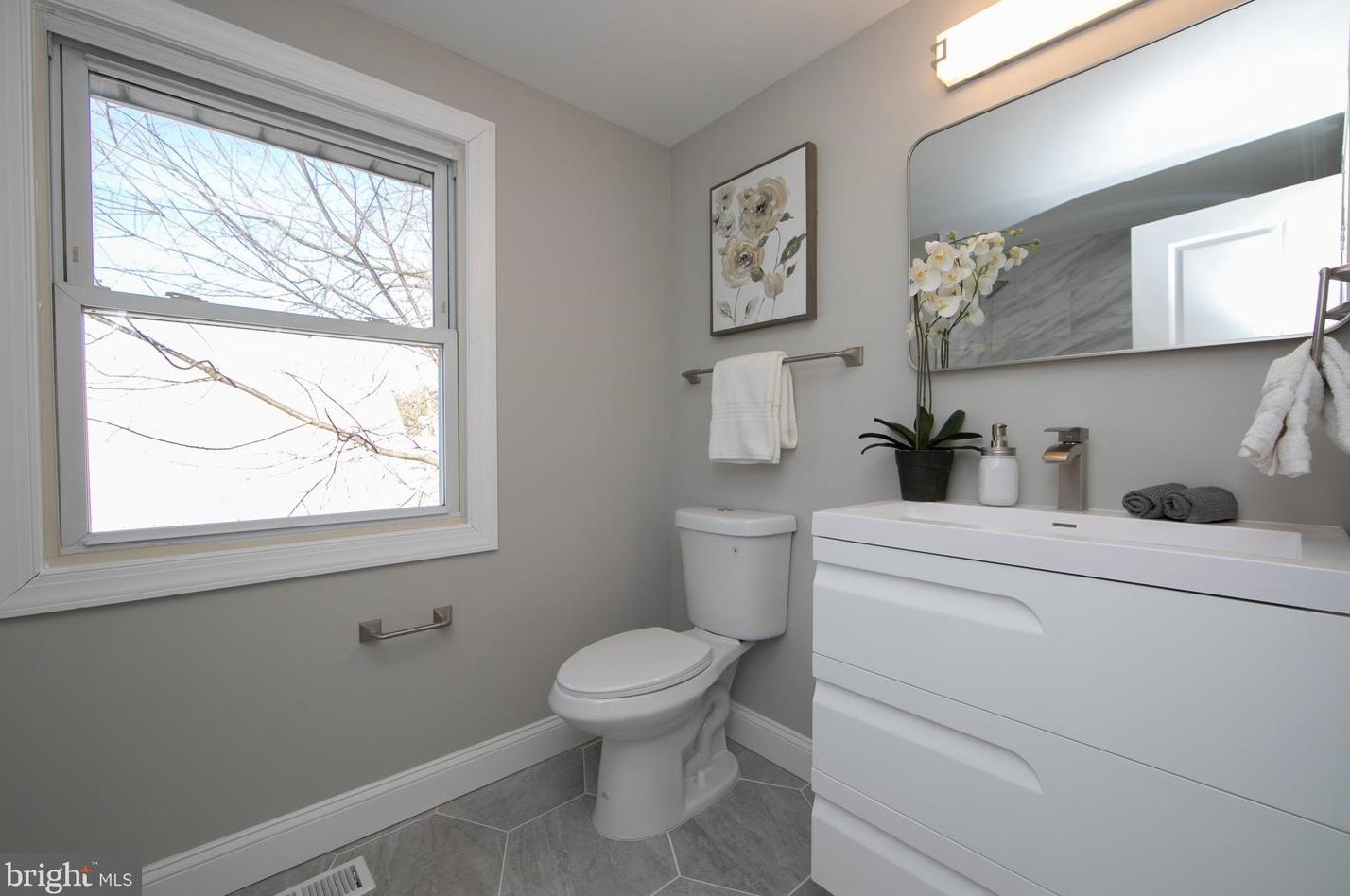 24 Gaffney Ln, Willingboro NJ  08046-3002 exterior