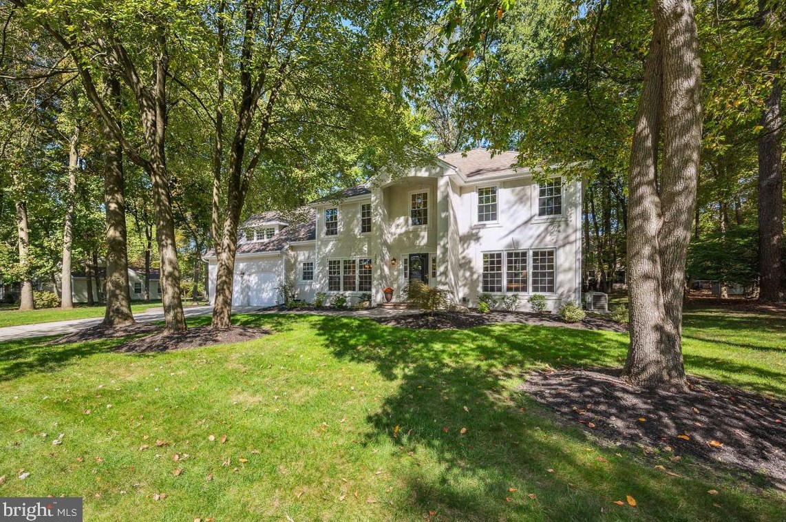 125 Bentley Dr, Mount Laurel, NJ 08054