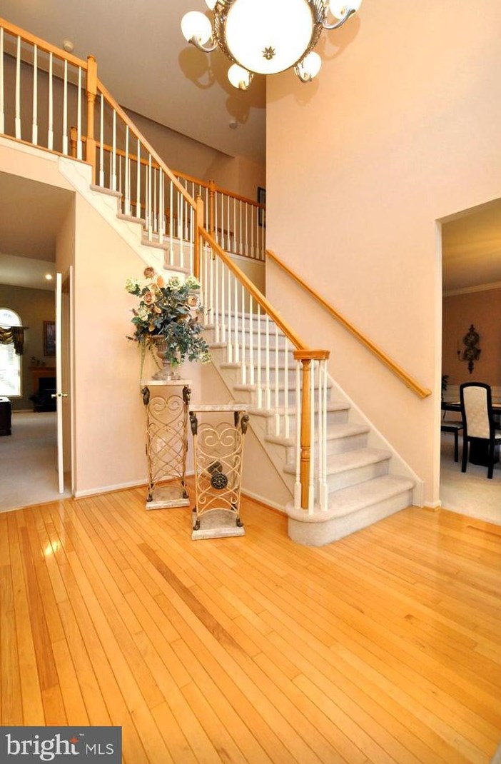 8 Dufton Dr, Medford, NJ 08055