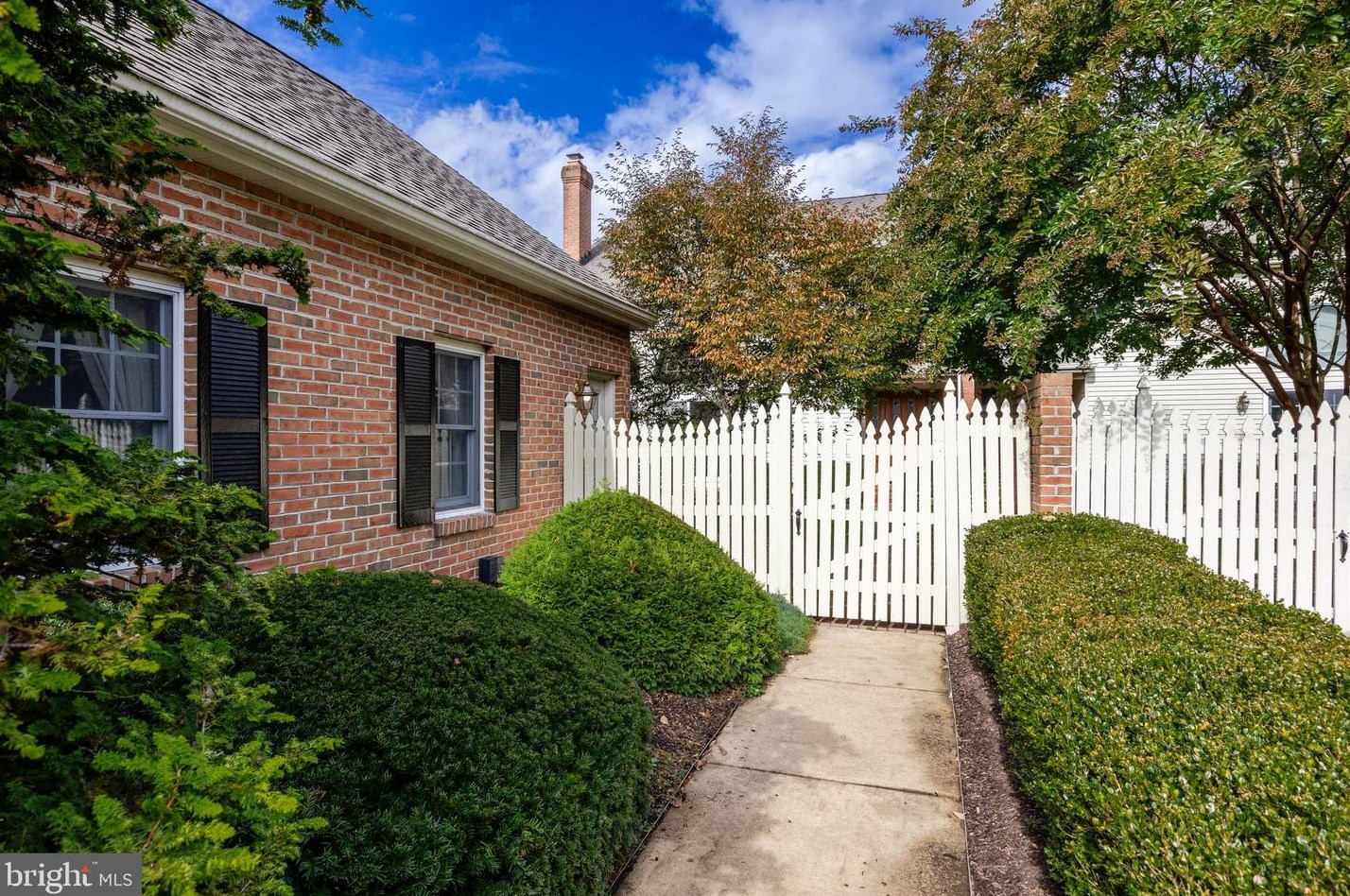 433 Windrow Clusters Dr, Moorestown, NJ 08057