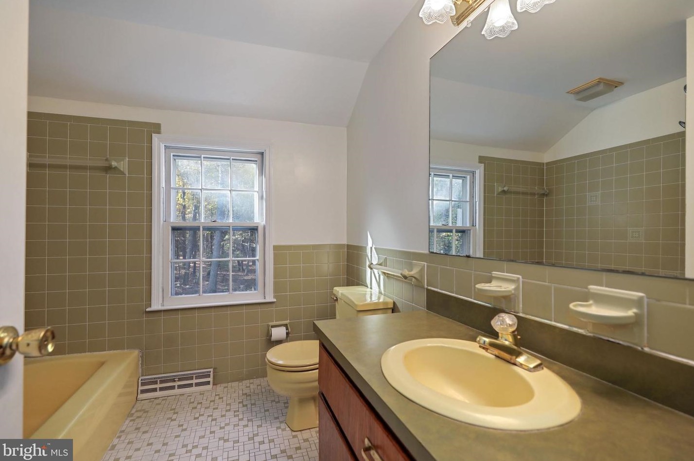 13 Lakeside Dr, Medford NJ  08055-9205 exterior