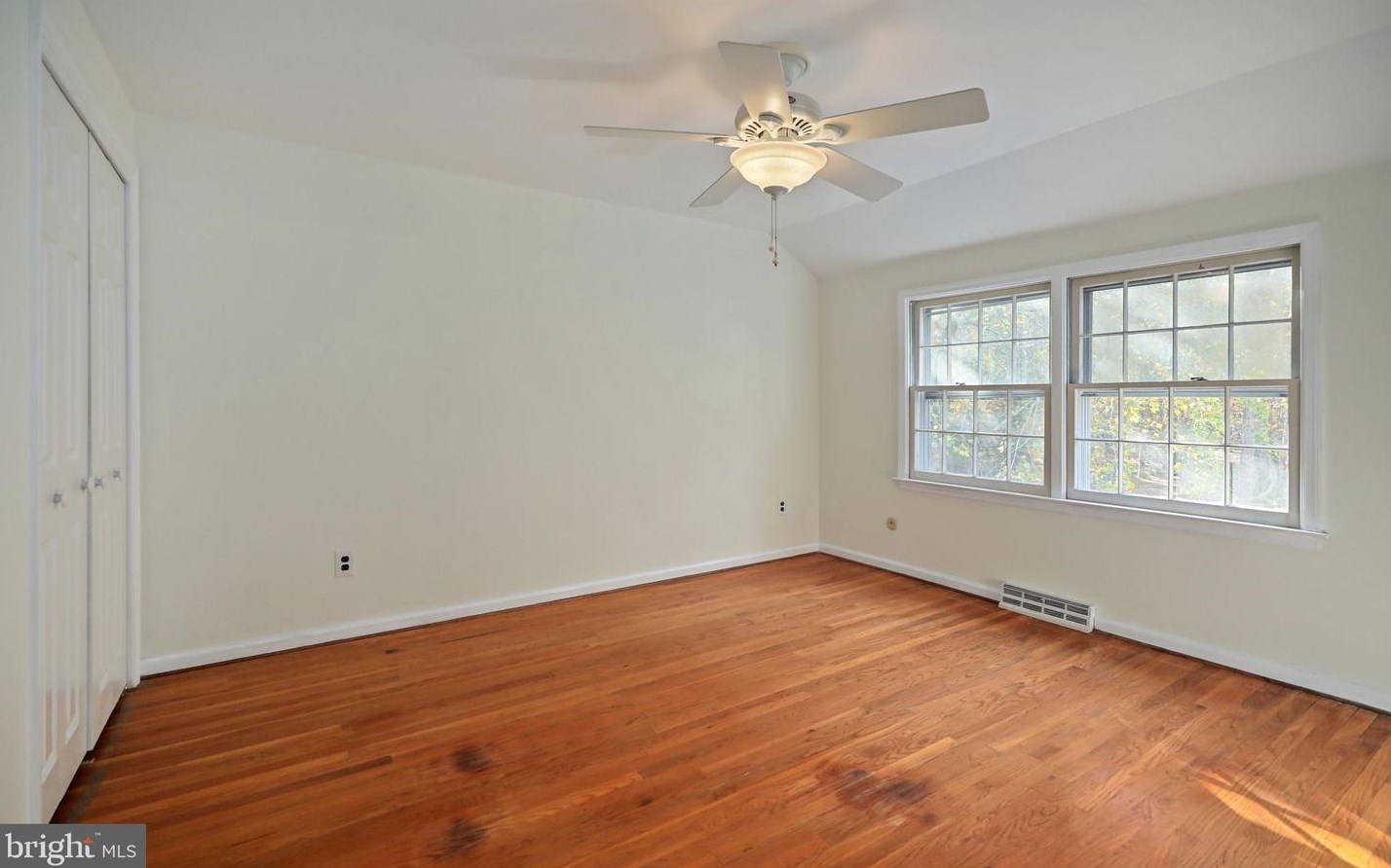 13 Lakeside Dr, Medford NJ  08055-9205 exterior