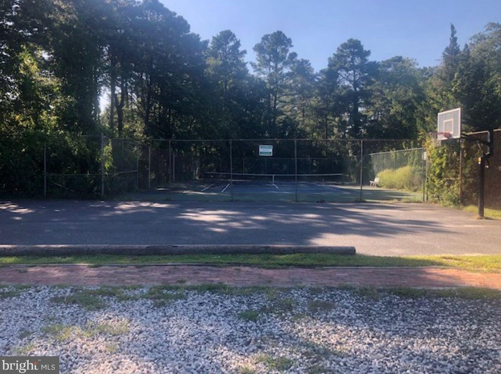 13 Lakeside Dr, Medford NJ  08055-9205 exterior