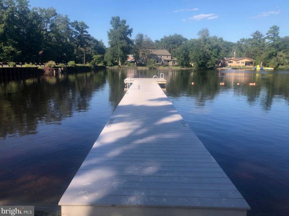 13 Lakeside Dr, Medford NJ  08055-9205 exterior