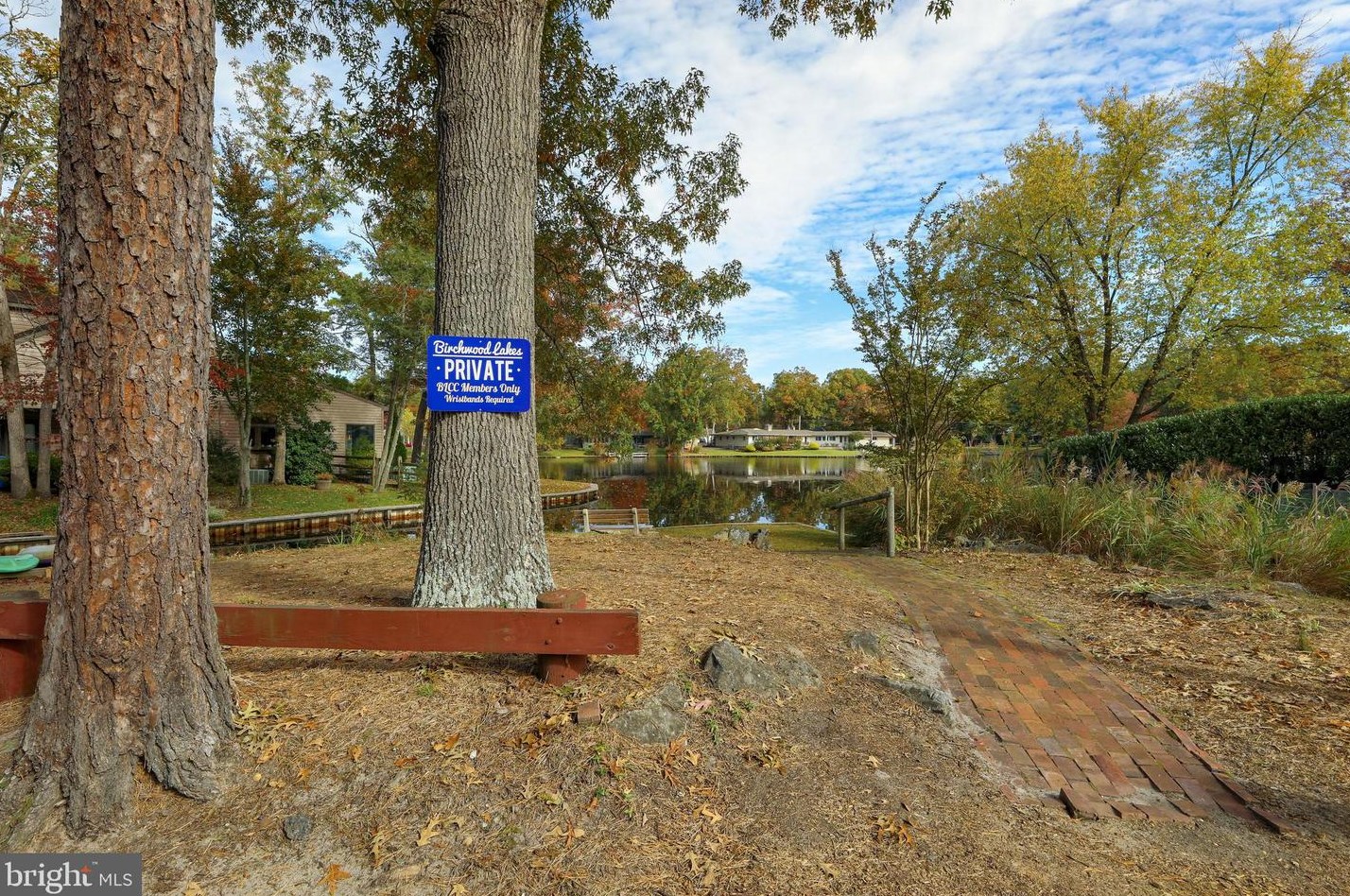 13 Lakeside Dr, Medford NJ  08055-9205 exterior