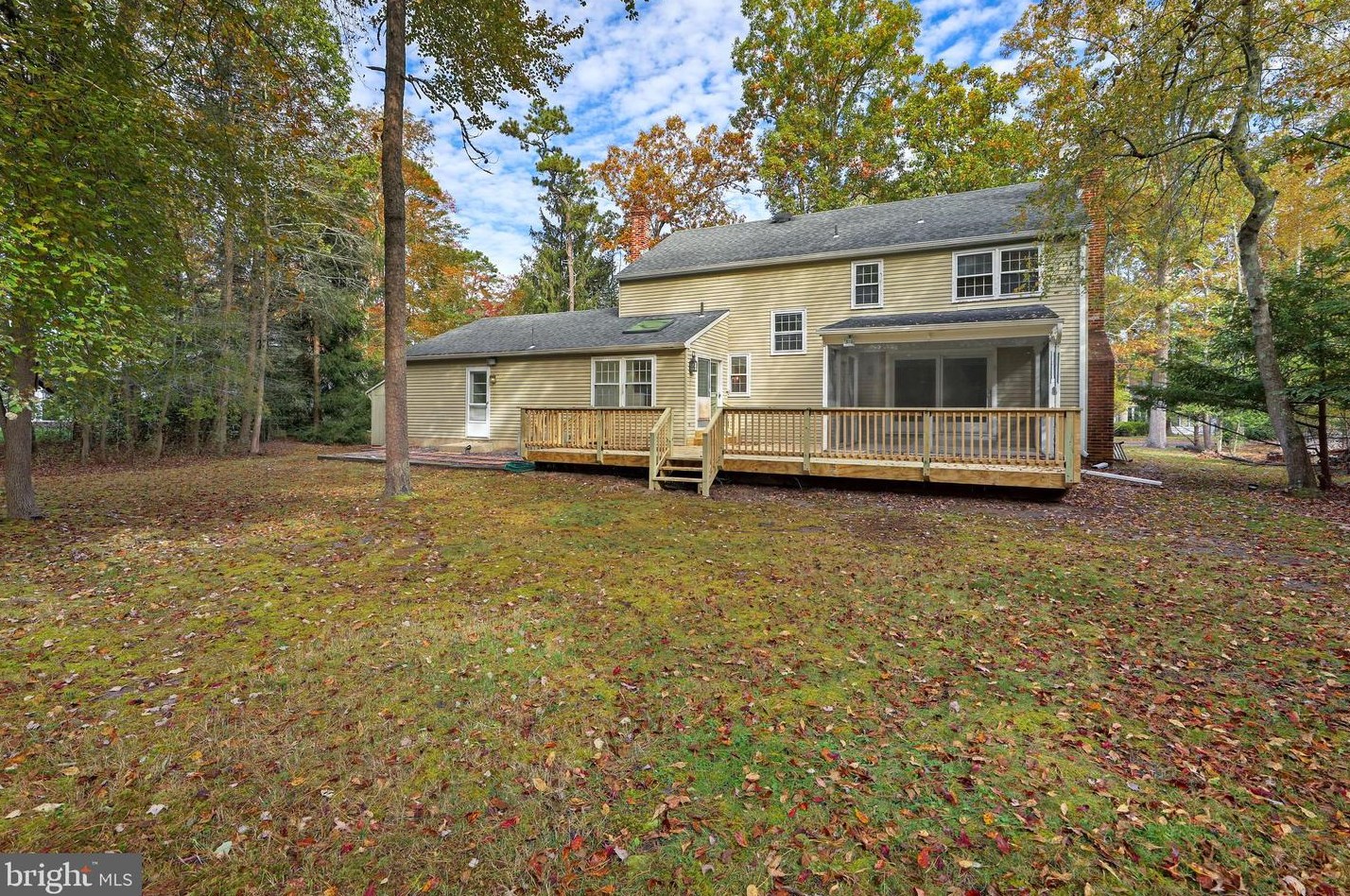 13 Lakeside Dr, Medford NJ  08055-9205 exterior