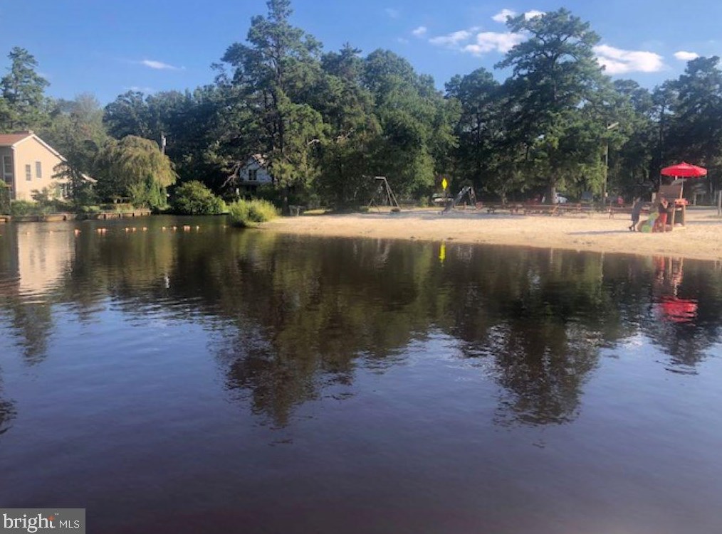 13 Lakeside Dr, Medford NJ  08055-9205 exterior