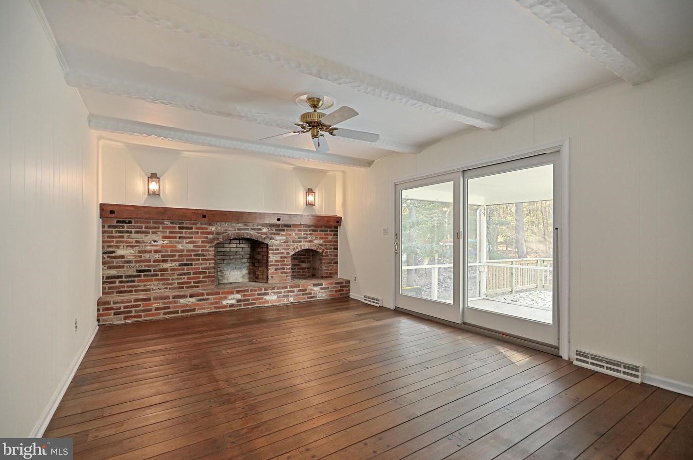 13 Lakeside Dr, Medford NJ  08055-9205 exterior