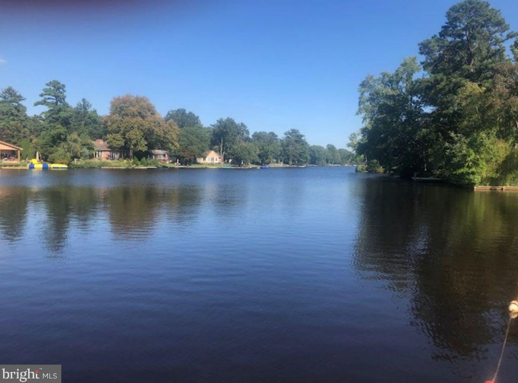 13 Lakeside Dr, Medford NJ  08055-9205 exterior