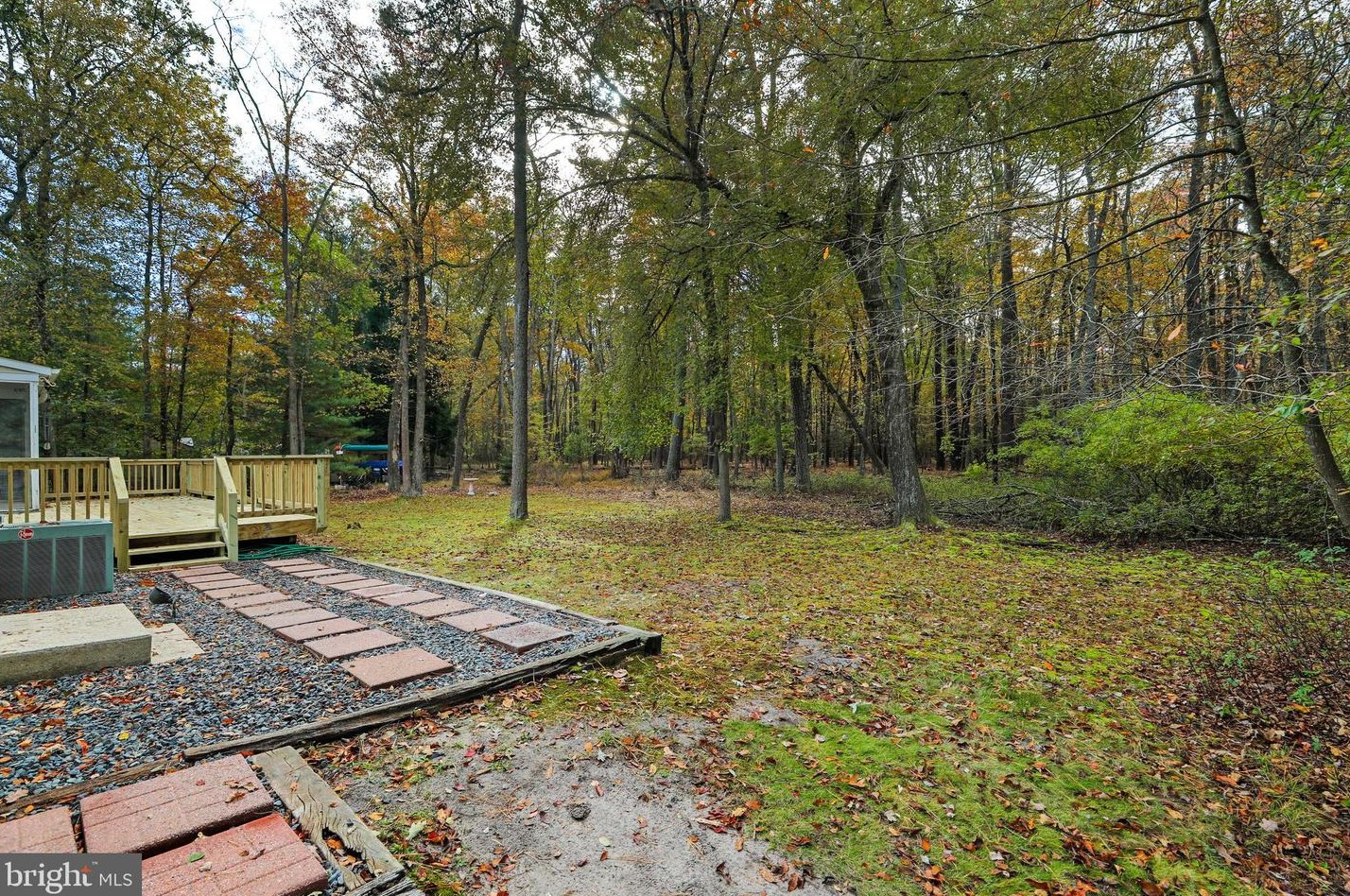 13 Lakeside Dr, Medford NJ  08055-9205 exterior