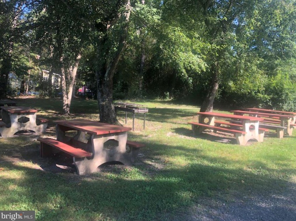 13 Lakeside Dr, Medford NJ  08055-9205 exterior