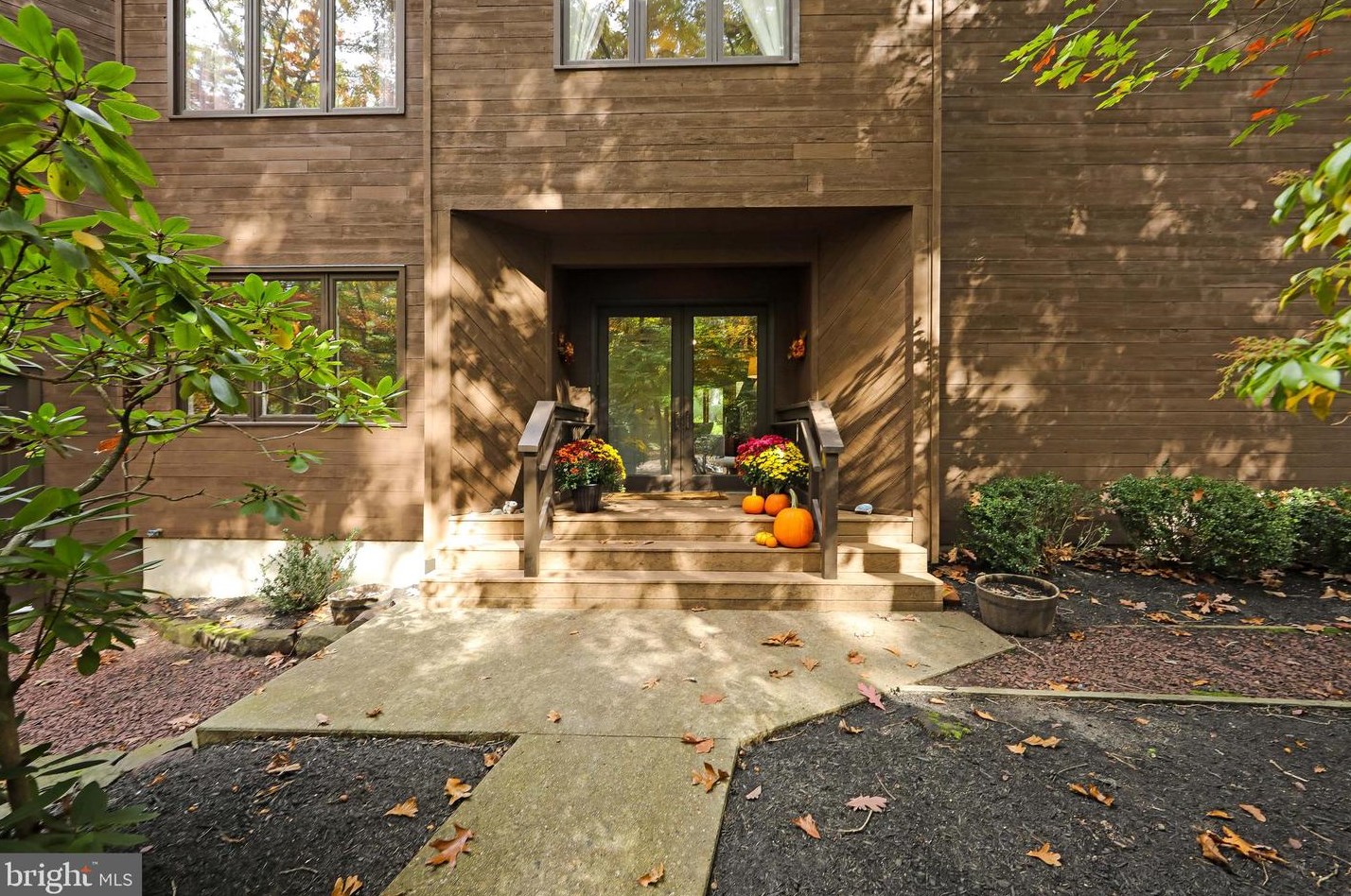 28 Centennial Dr, Medford, NJ 08055-8139
