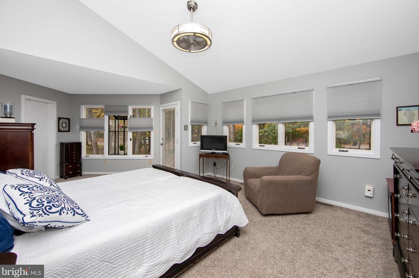 28 Centennial Dr, Medford NJ  08055-8139 exterior