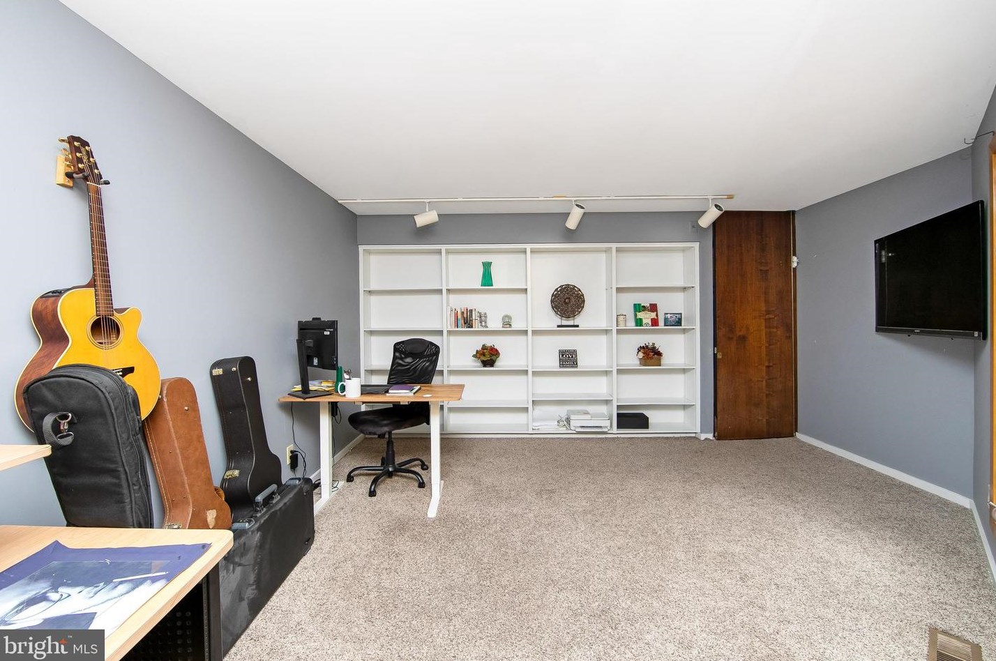 28 Centennial Dr, Medford NJ  08055-8139 exterior