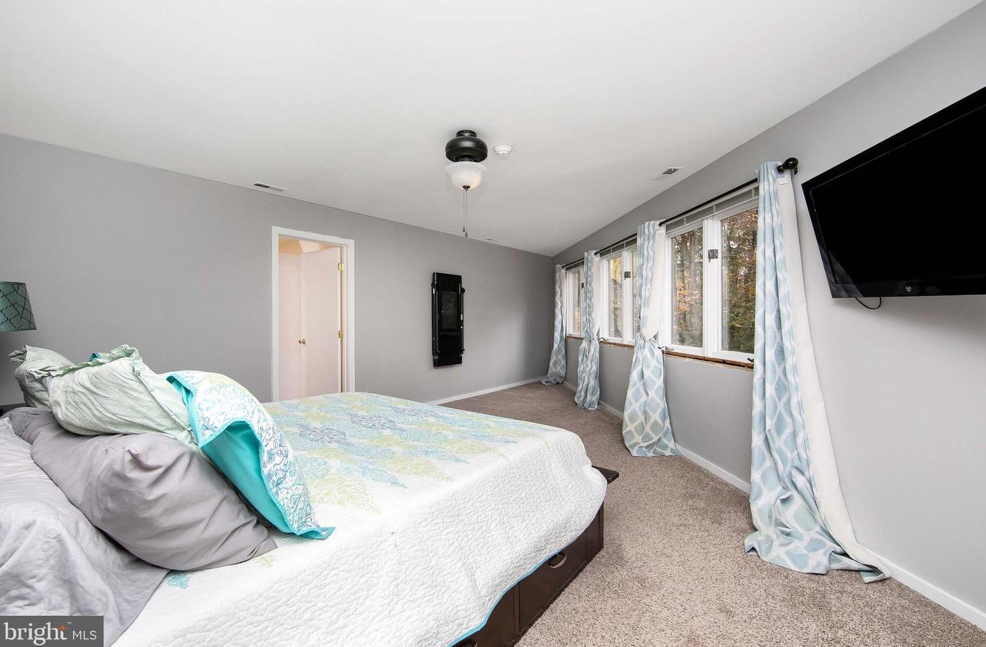 28 Centennial Dr, Medford NJ  08055-8139 exterior