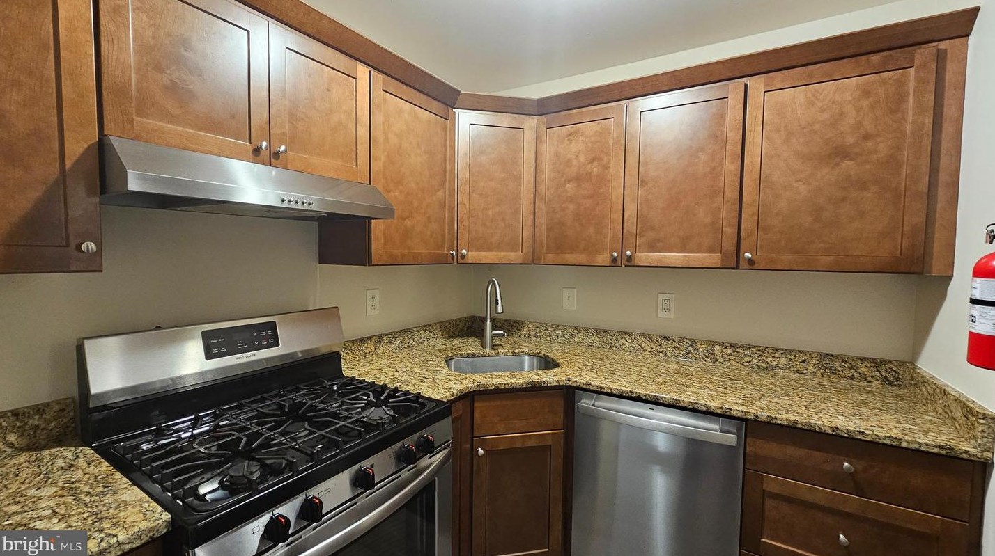 203 Sandstone Ct, Lumberton Township, NJ 08048