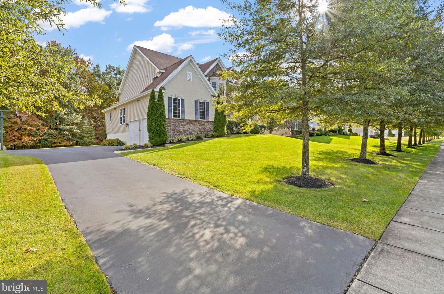45 Foxcroft Way, Mount Laurel, NJ 08054