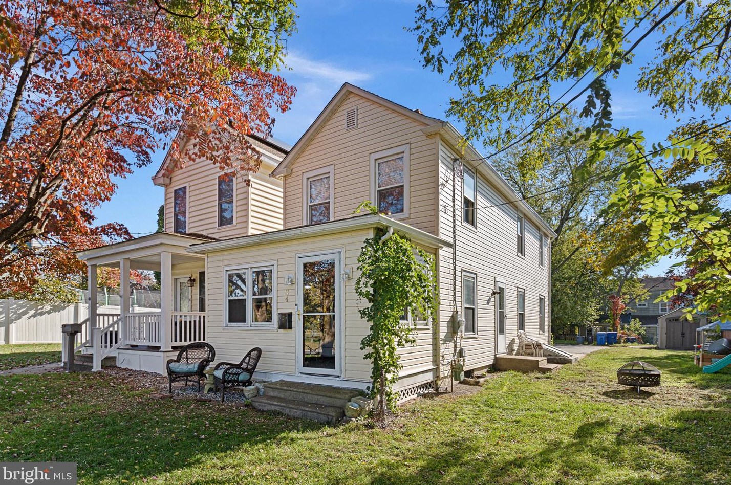 34 E Front St, Florence, NJ 08518