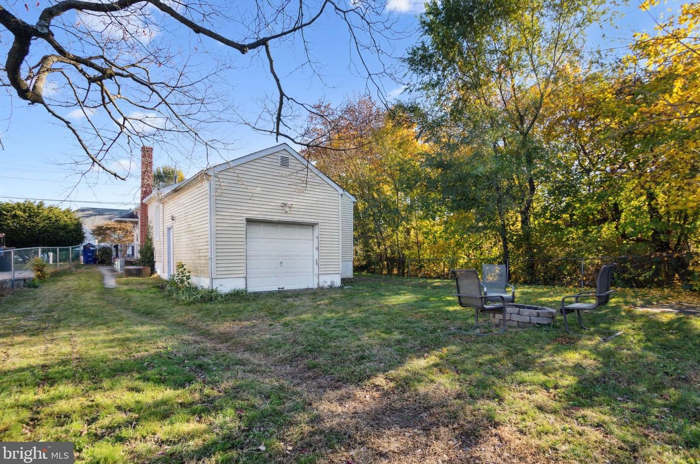 1303 Cinnaminson Ave, Riverton, NJ 08077