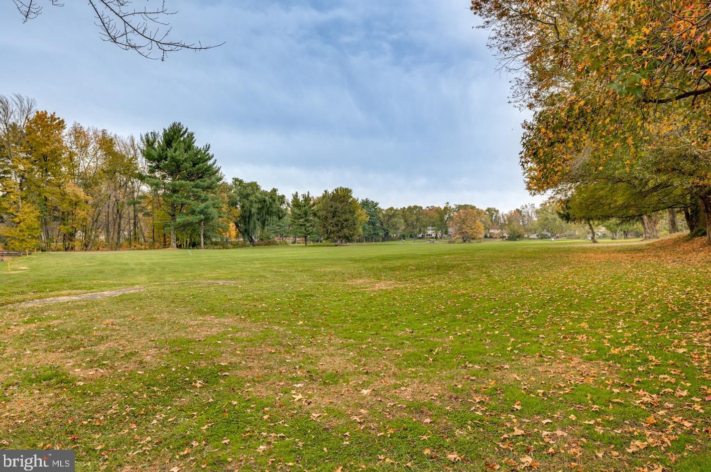 123 Ramblewood Pkwy, Mount Laurel, NJ 08054