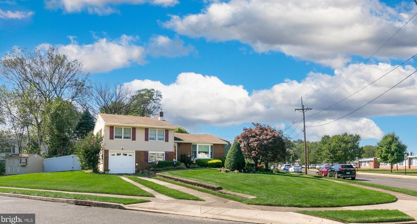 317 Cherrix Ave, Beverly, NJ 08010-2003