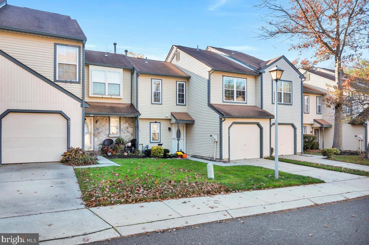 442 Kelham Ct, Mount Laurel, NJ 08054