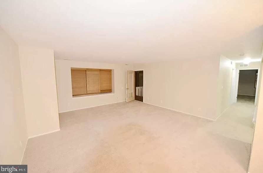 2218 Durham Ct, Mount Laurel, NJ 08054