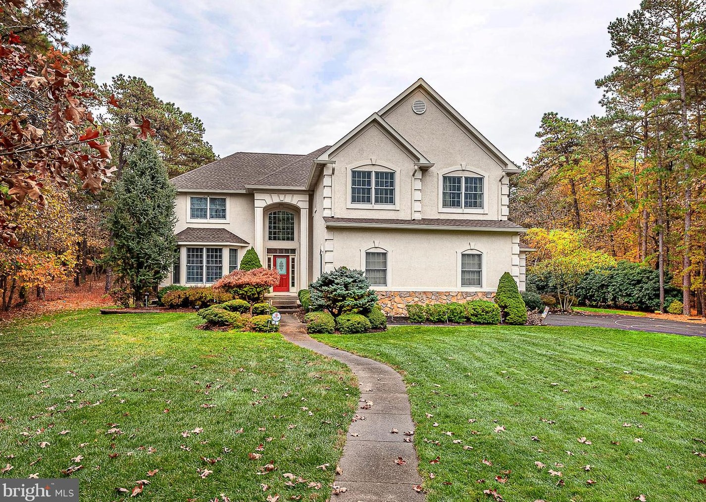 9 Dufton Dr, Medford, NJ 08055
