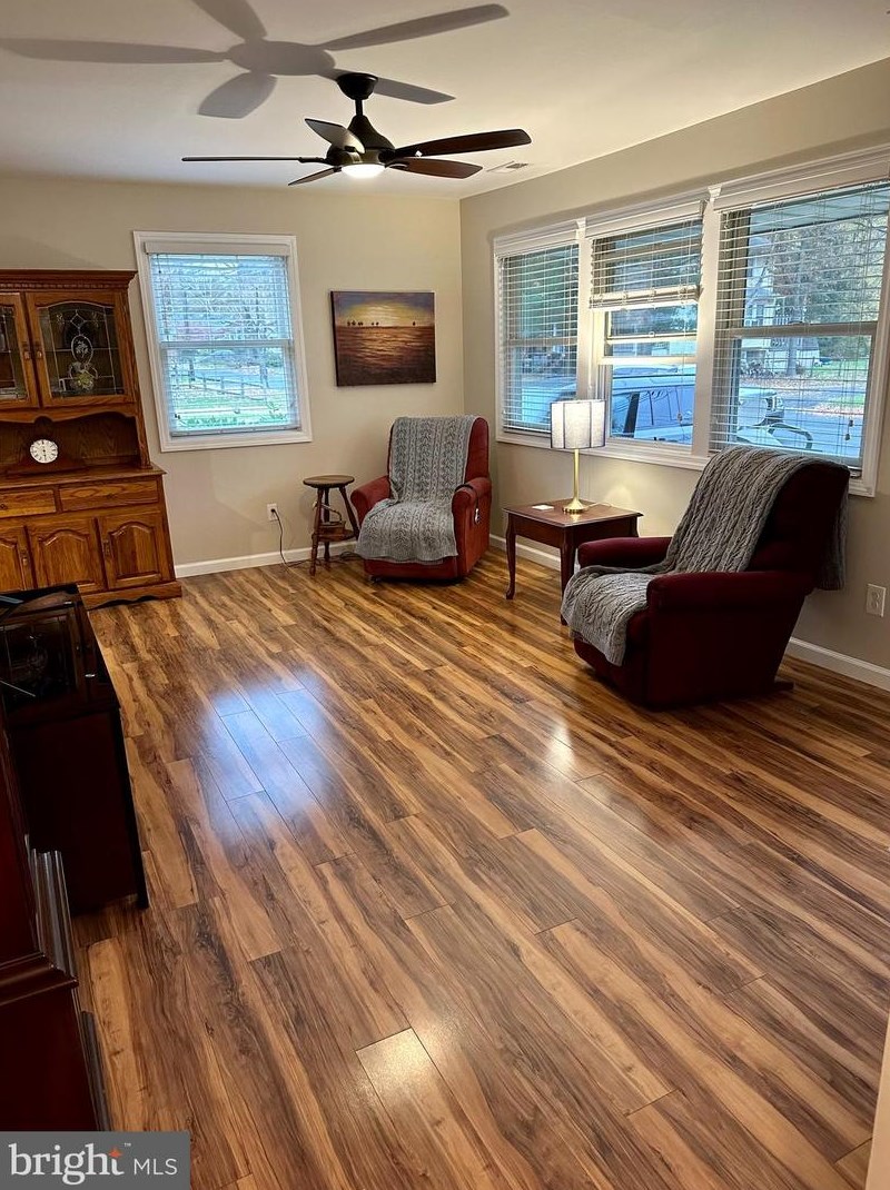 5 Center St, Moorestown, NJ 08057-1201