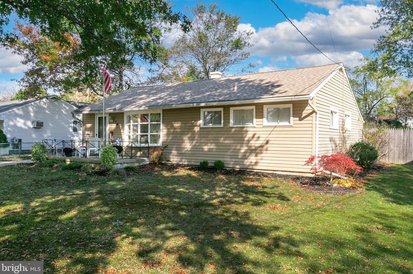 14 Hemsing Dr, Lumberton Township, NJ 08048