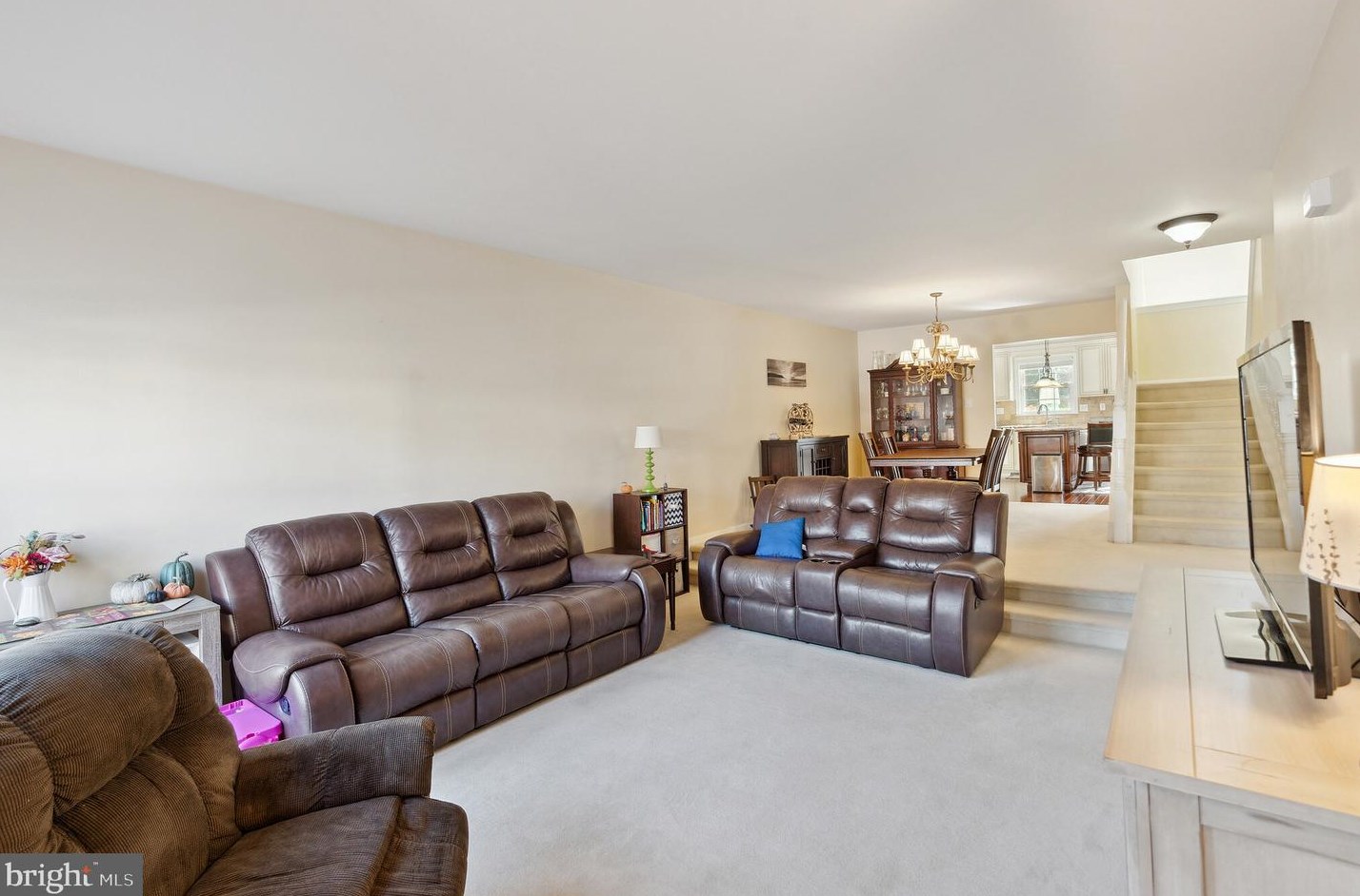 6 Summerhill Ln, Medford, NJ 08055