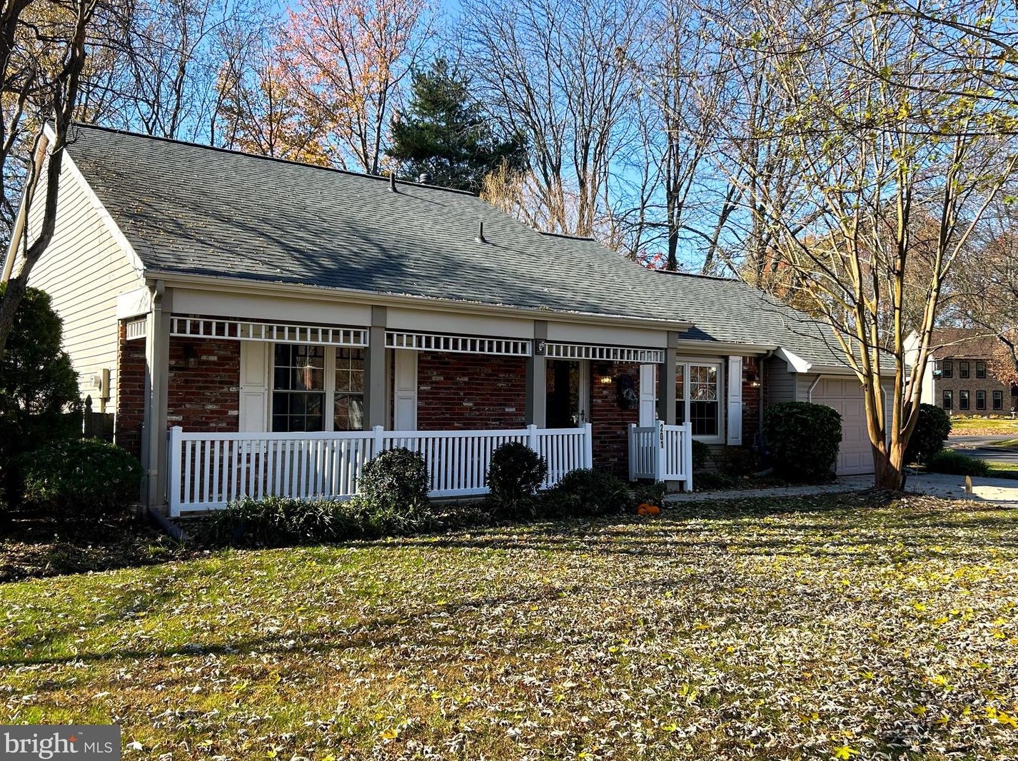 201 Meadow Dr, Mount Laurel, NJ 08054