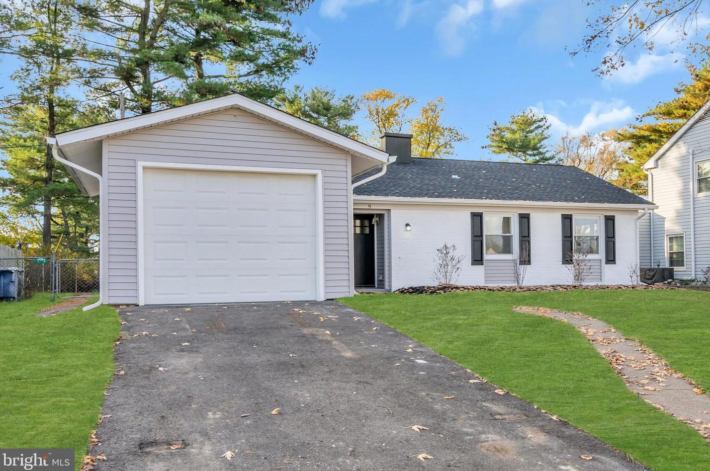 9 Snowflower Ln, Willingboro, NJ 08046