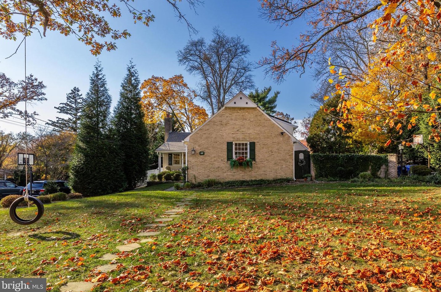 28 S Shirley Ave, Moorestown, NJ 08057