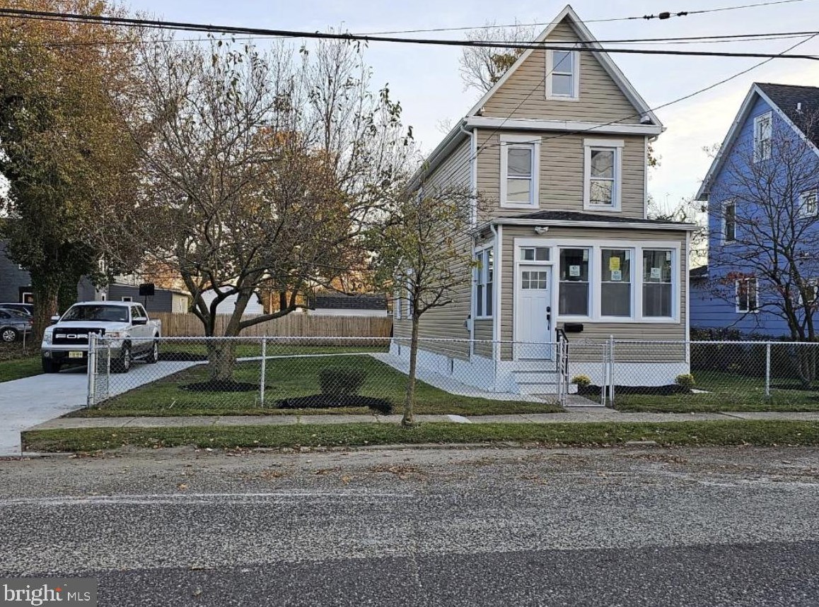524 W 6th St, Palmyra, NJ 08065