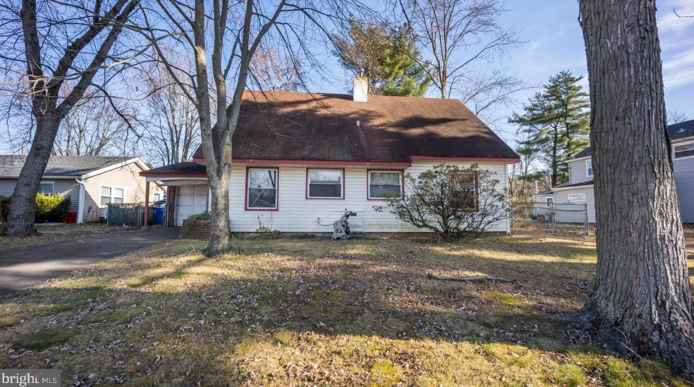 6 Spindletop Ln, Willingboro, NJ 08046-1417